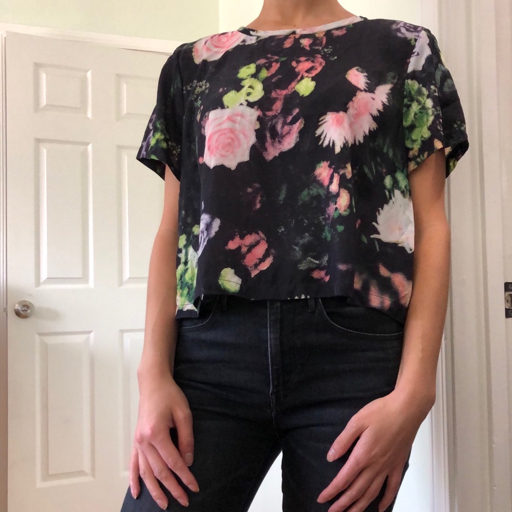 Short Sleeve Floral Cropped Top XL or S/M